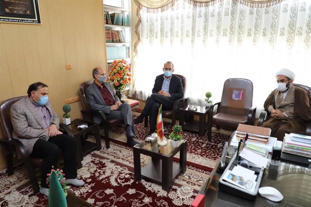 رئیس دانشگاه علوم پزشکی و خدمات بهداشتی درمانی شیراز به خرامه آمد